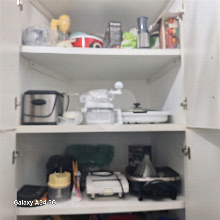 118 metros quadrados. Apartamento enxuto, andar térreo. sem lazer. Condomínio baixíssimo.