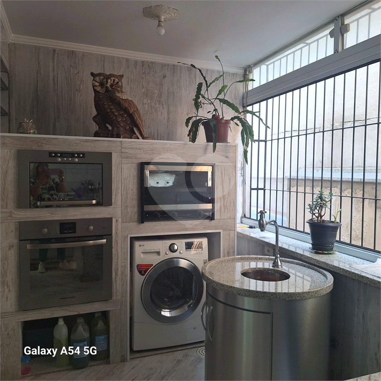 118 metros quadrados. Apartamento enxuto, andar térreo. sem lazer. Condomínio baixíssimo.