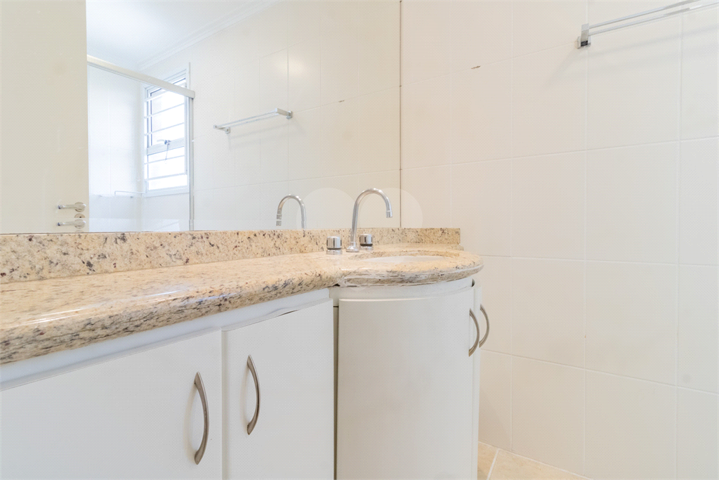 Apartamento - Perdizes - 3 Dormitórios - 156 m²