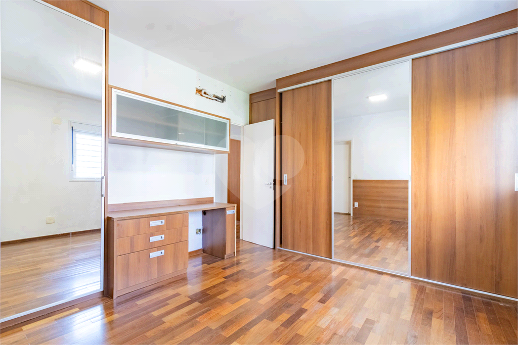 Apartamento - Perdizes - 3 Dormitórios - 156 m²