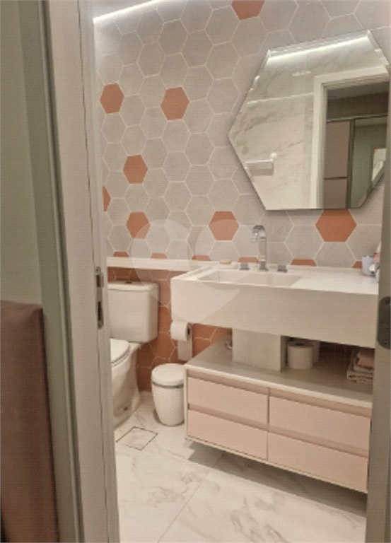 APARTAMENTO em TATUAPÉ
