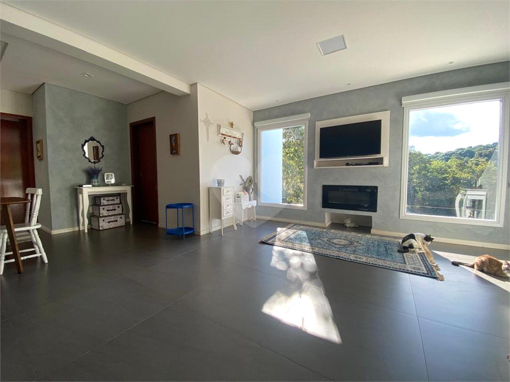 Casa de Condomínio à venda com 4 quartos, 210m² - Foto 2
