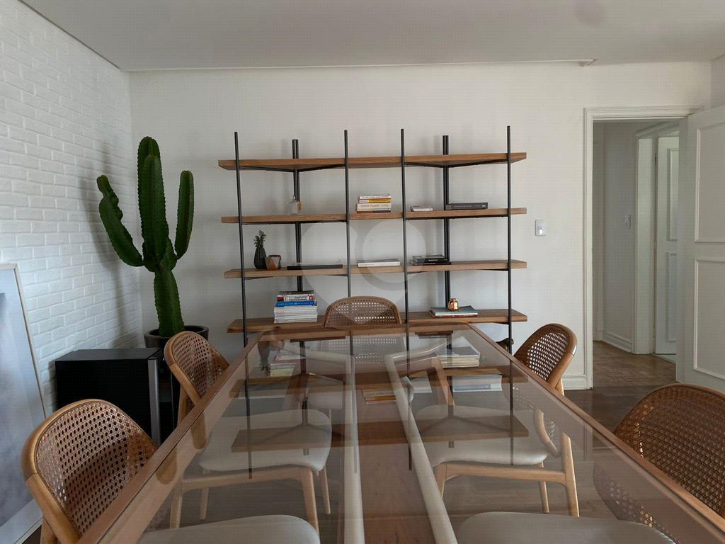 Apartamento Reformado com 2 Dormitórios à Venda no Jardim Paulistano – 96 m²