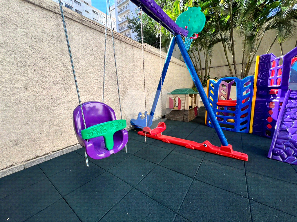 Apartamento Reformado com 2 Dormitórios à Venda no Jardim Paulistano – 96 m²