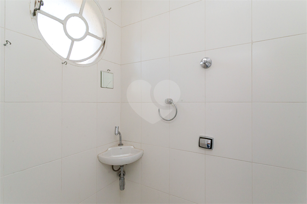 Apartamento Reformado com 2 Dormitórios à Venda no Jardim Paulistano – 96 m²