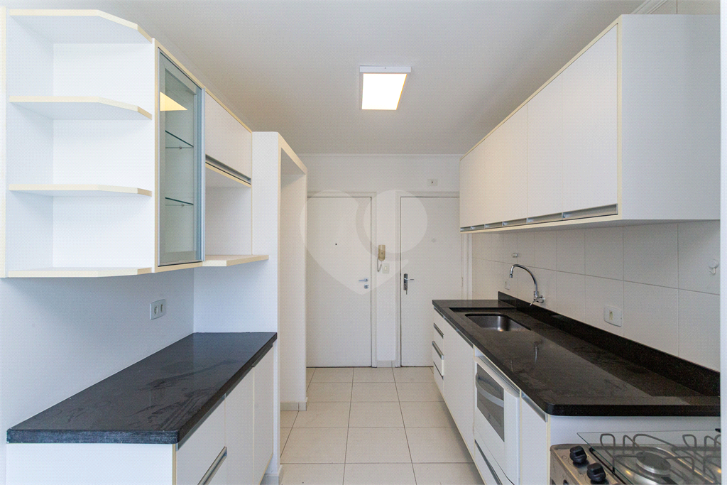 Apartamento Reformado com 2 Dormitórios à Venda no Jardim Paulistano – 96 m²