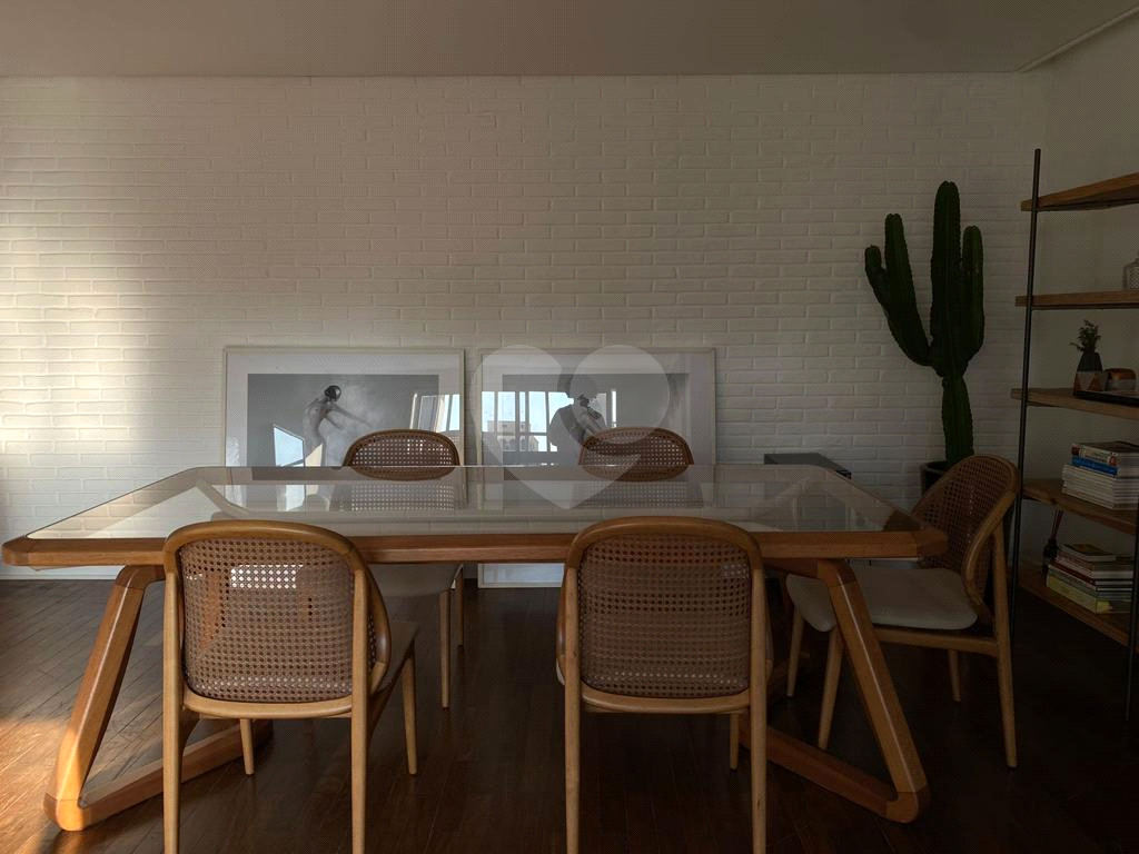 Apartamento Reformado com 2 Dormitórios à Venda no Jardim Paulistano – 96 m²