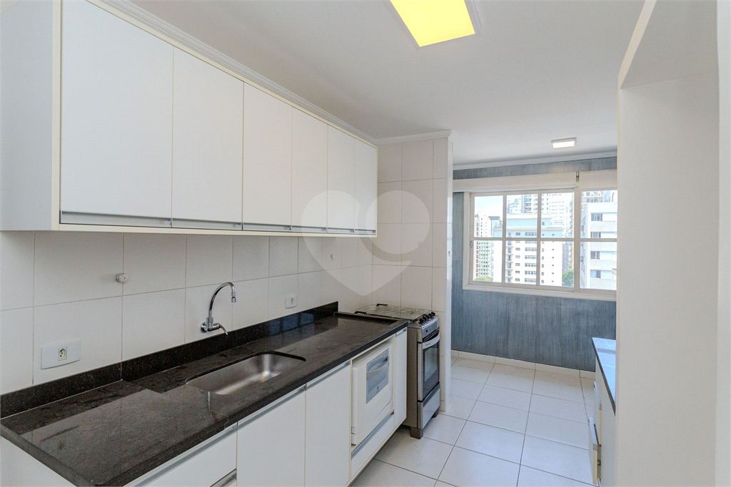 Apartamento Reformado com 2 Dormitórios à Venda no Jardim Paulistano – 96 m²