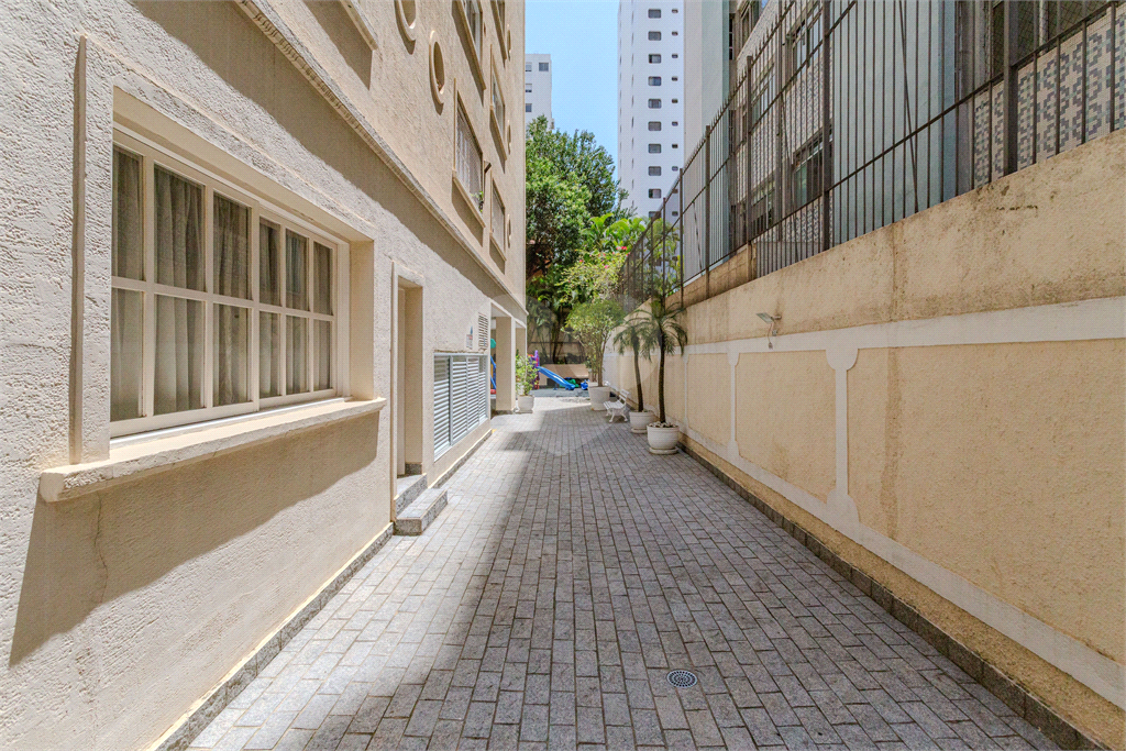 Apartamento Reformado com 2 Dormitórios à Venda no Jardim Paulistano – 96 m²