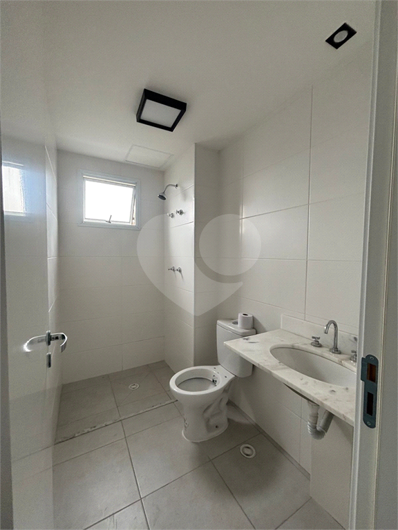 Apartamento para locação 35 m², região da Liberdade, com varanda aberta