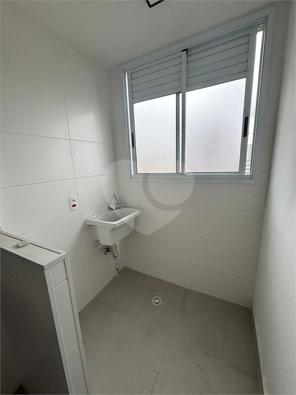 Apartamento para locação 35 m², região da Liberdade, com varanda aberta