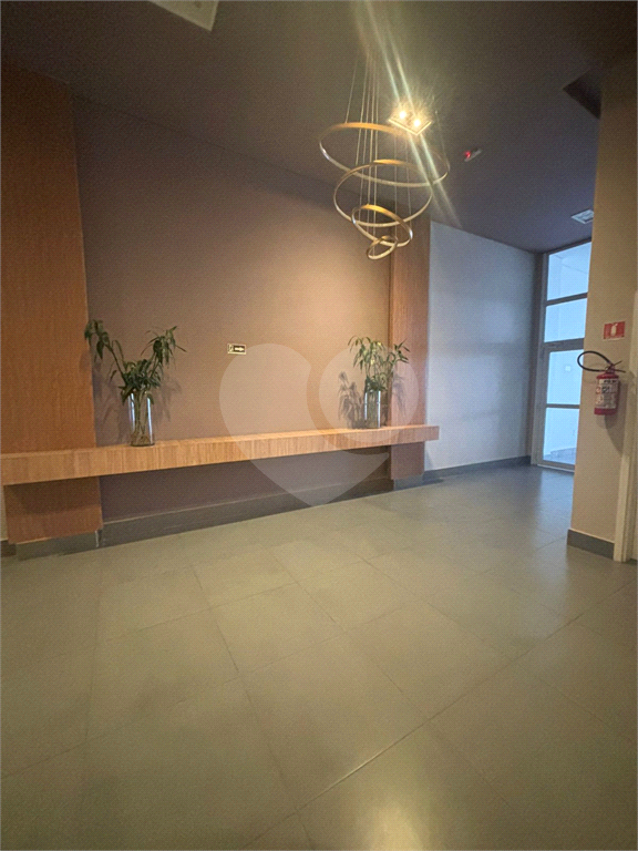 Apartamento para locação 35 m², região da Liberdade, com varanda aberta