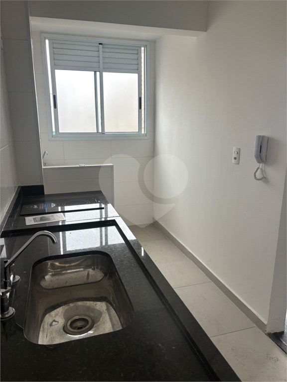 Apartamento para locação 35 m², região da Liberdade, com varanda aberta