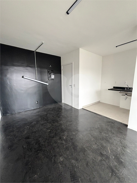 Apartamento para locação 35 m², região da Liberdade, com varanda aberta