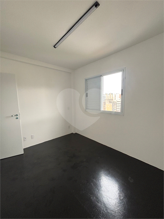 Apartamento para locação 35 m², região da Liberdade, com varanda aberta