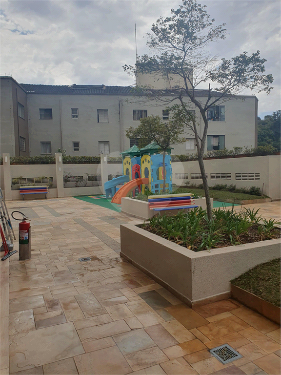 APARTAMENTO em SANTANA