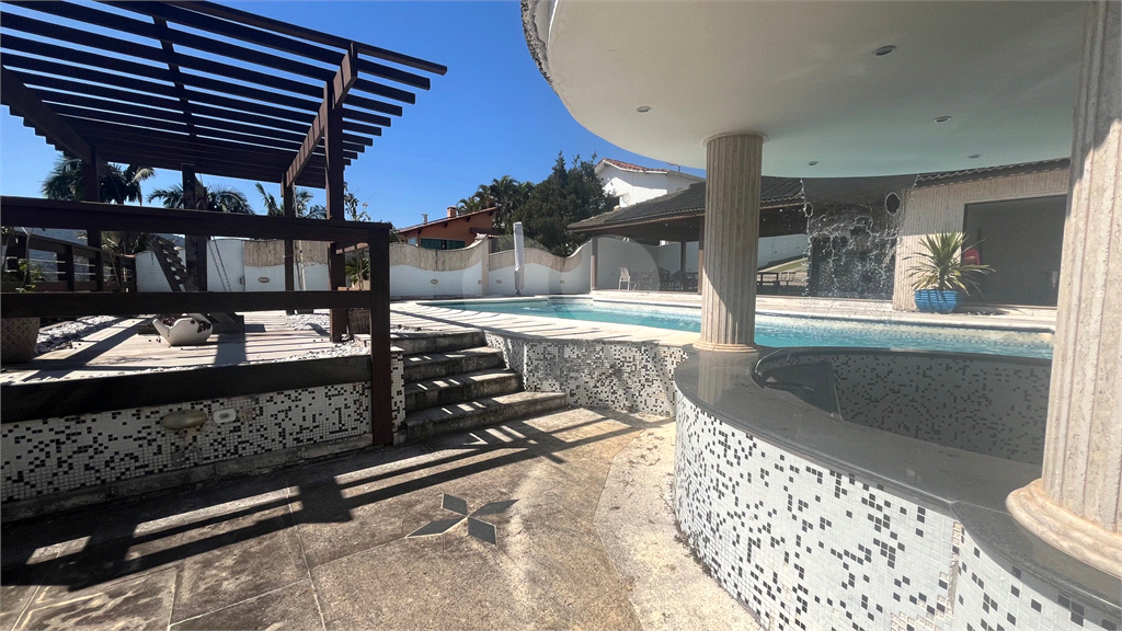 Casa à venda com 4 quartos, 329m² - Foto 34