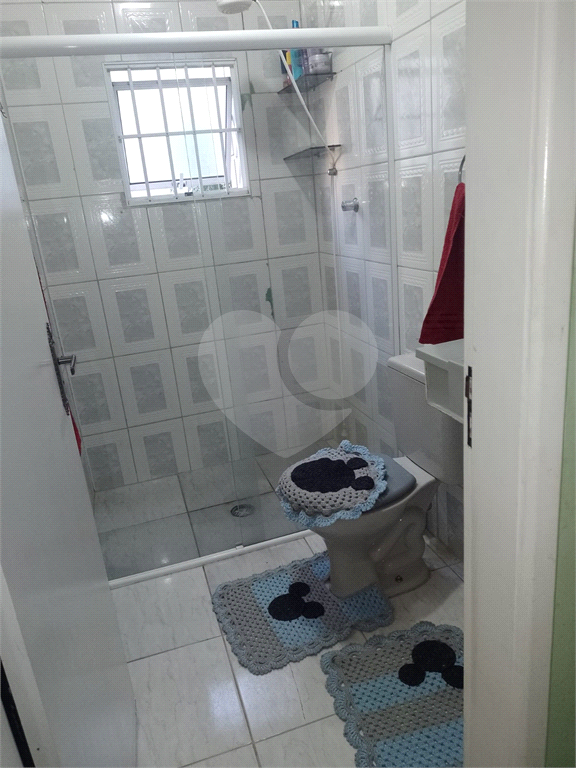 Sobrado para venda em GUARULHOS com 4 quartos, sendo 1 suíte, 3 banheiros e 2 vagas de garagem, área gourmet.