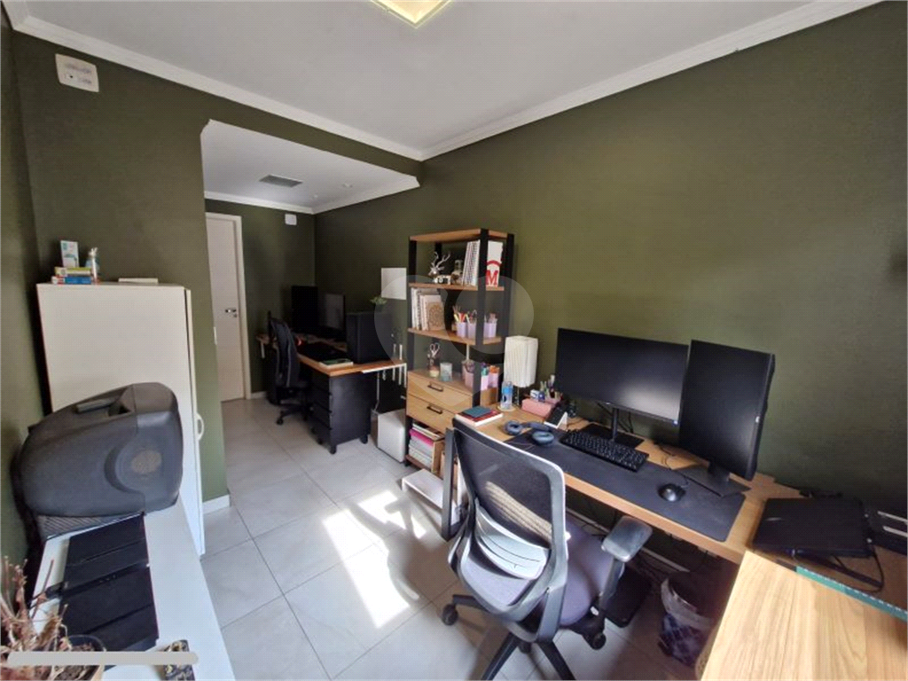Vende-se: Casa em Condomínio Fechado no Barro Branco – 229m²