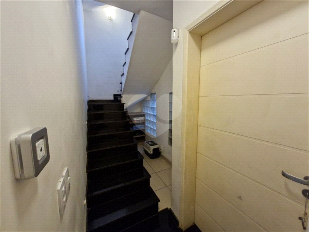 Vende-se: Casa em Condomínio Fechado no Barro Branco – 229m²
