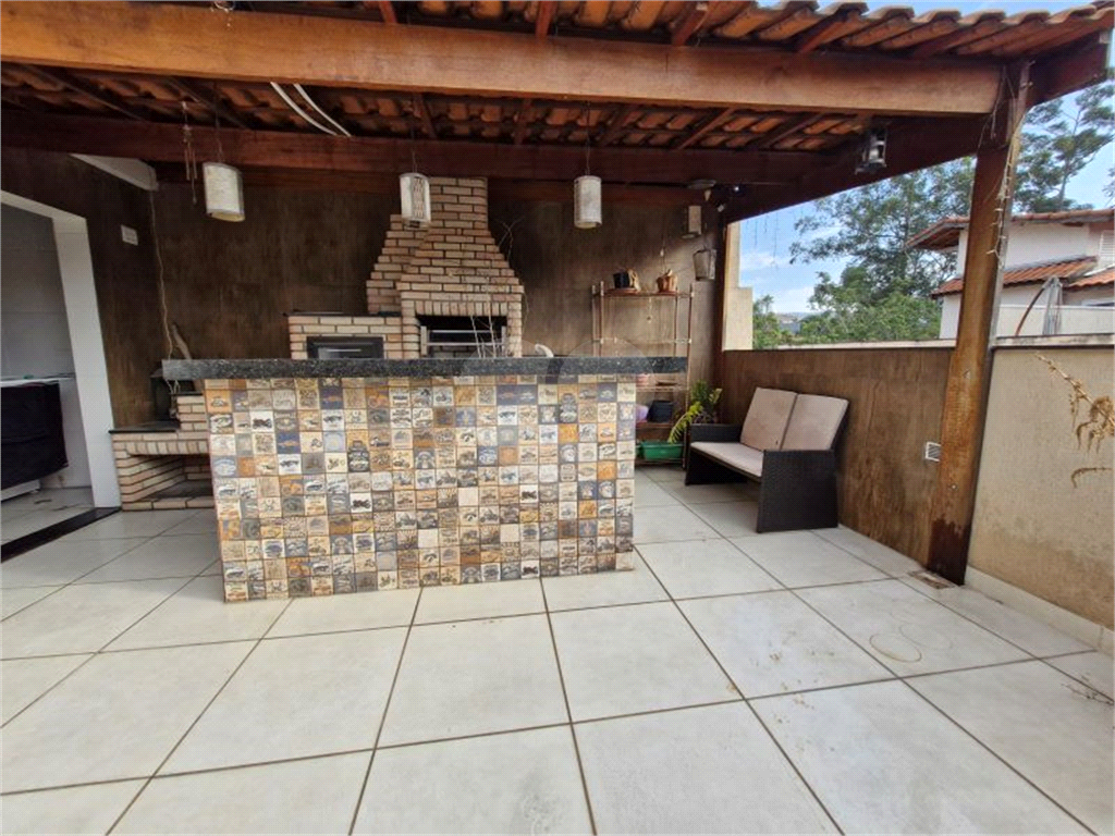 Vende-se: Casa em Condomínio Fechado no Barro Branco – 229m²