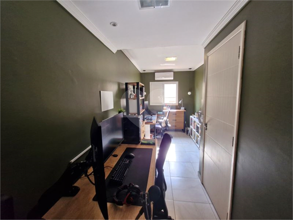 Vende-se: Casa em Condomínio Fechado no Barro Branco – 229m²