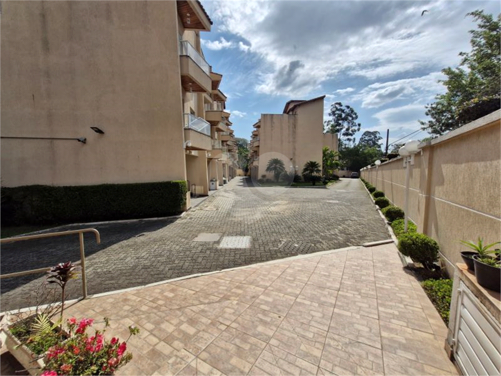 Vende-se: Casa em Condomínio Fechado no Barro Branco – 229m²