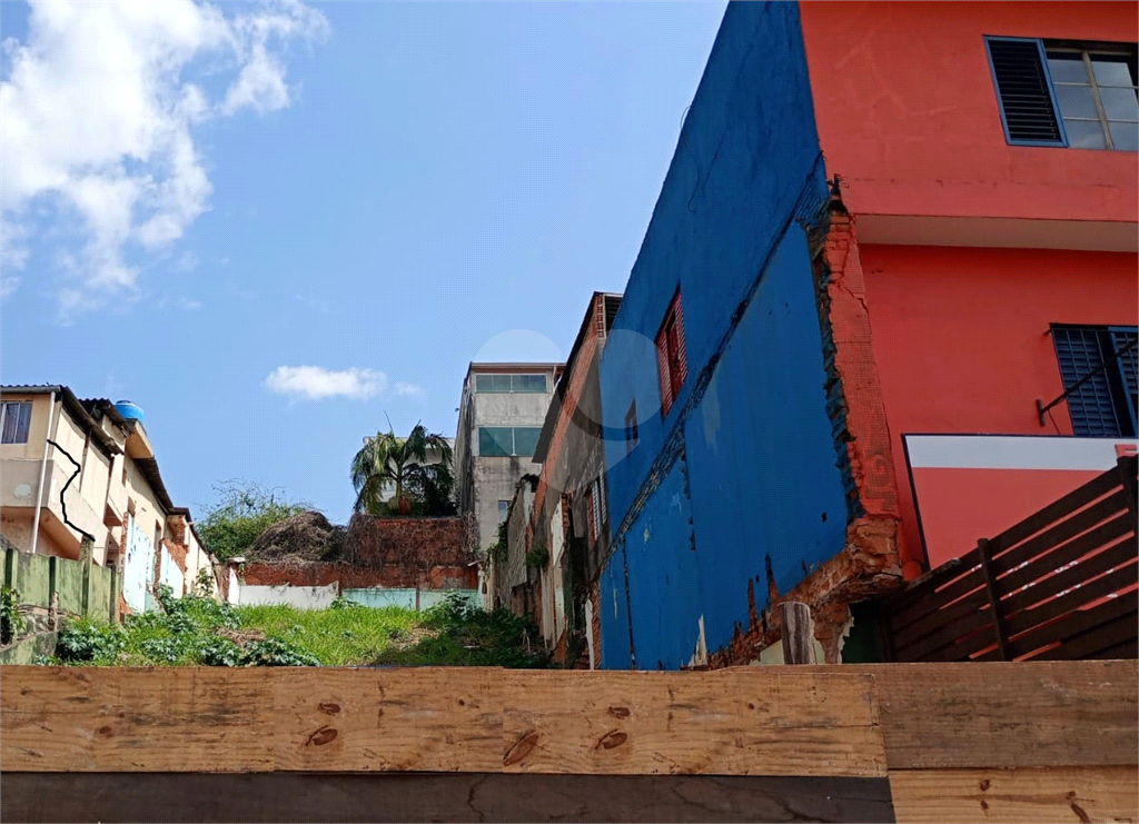 Terreno à venda na Estrada Turística do Jaraguá. Fácil acesso e visibilidade estratégica