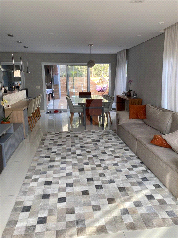 SOBRADO em SANTANA DE PARNAÍBA