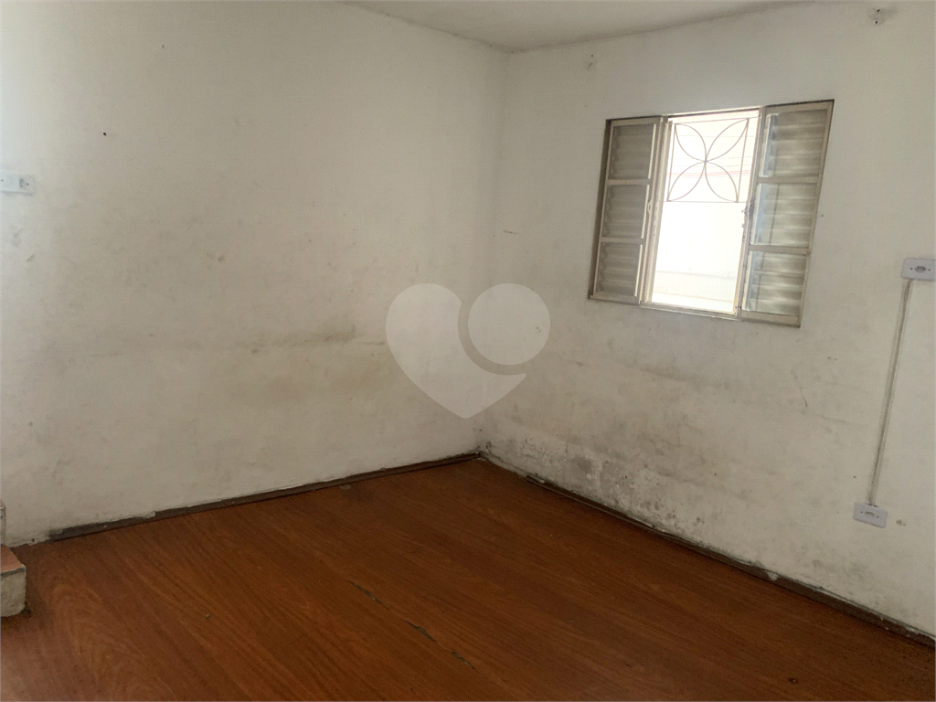 Terreno com Duas Casas – Oportunidade com Renda!