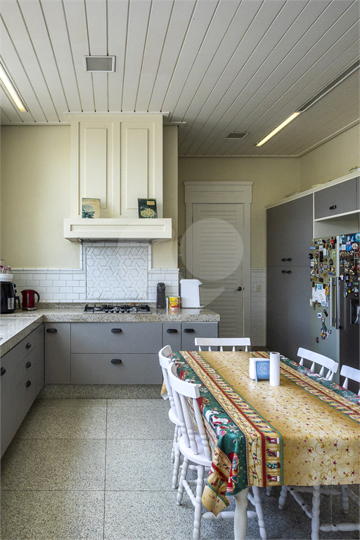 CASA DE CONDOMÍNIO À VENDA EM ALPHAVILLE - ALTO PADRÃO 