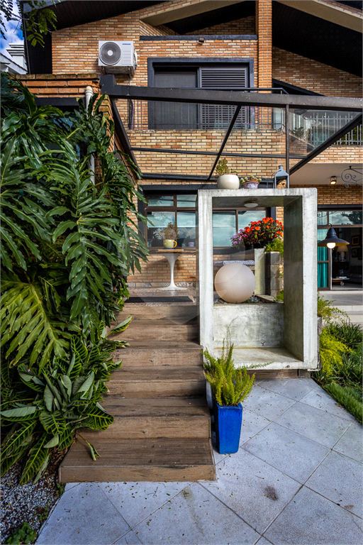 CASA EM CONDOMÍNIO À VENDA EM ALPHAVILLE 