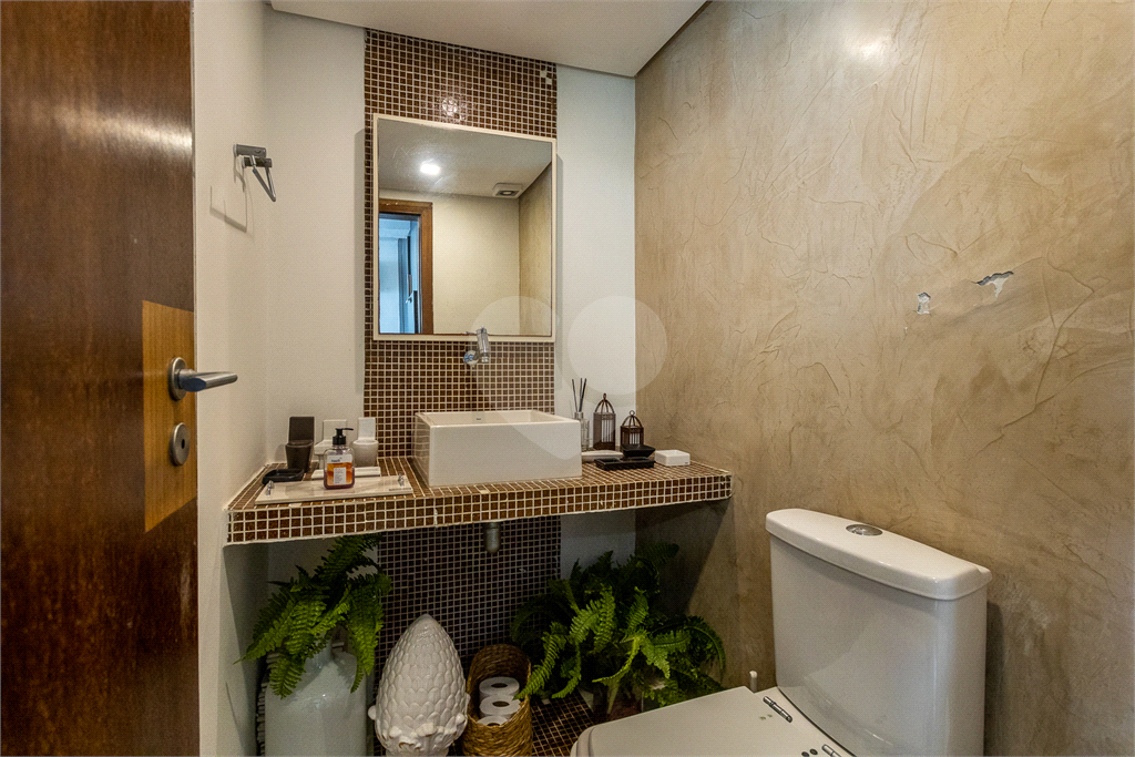 CASA EM CONDOMÍNIO À VENDA EM ALPHAVILLE 