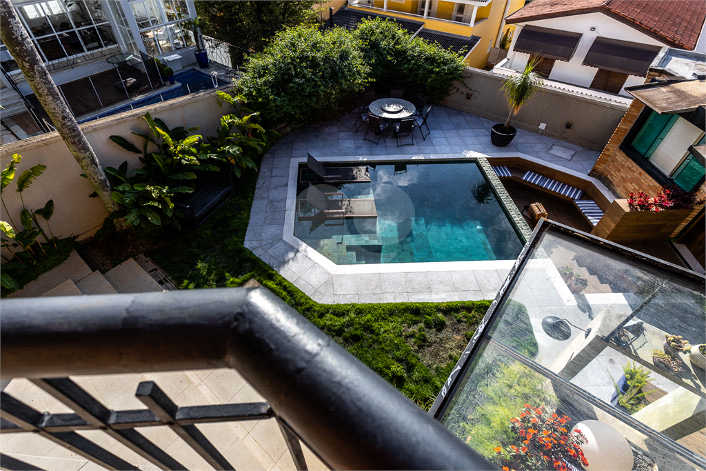 CASA EM CONDOMÍNIO À VENDA EM ALPHAVILLE 