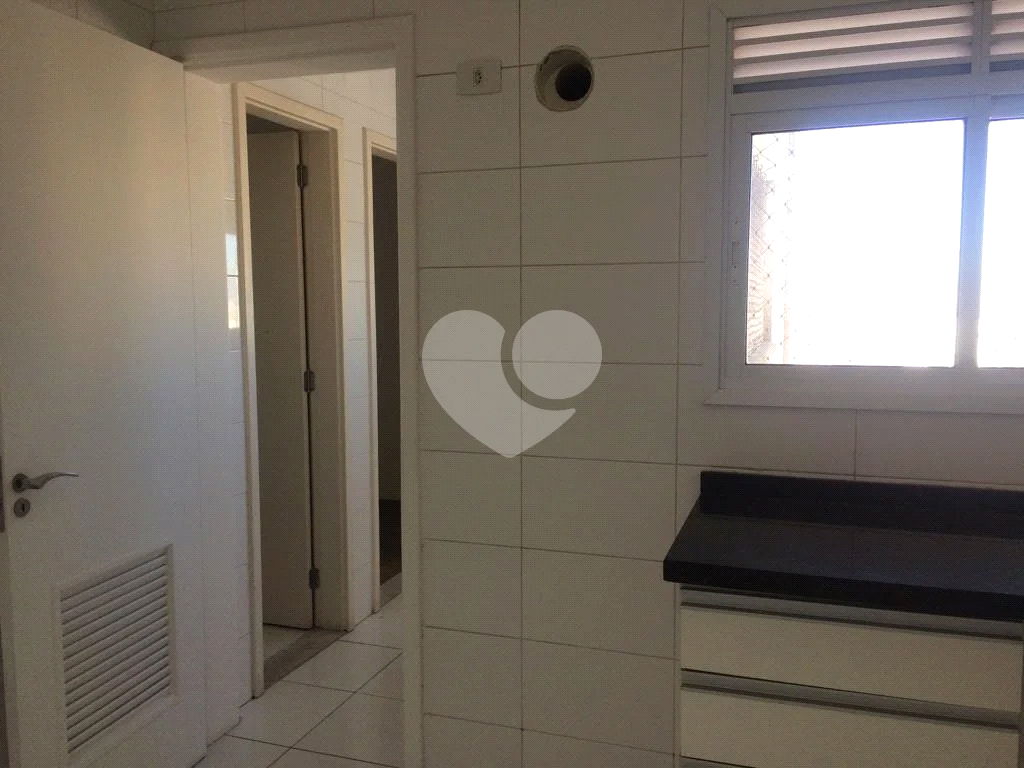Vende apartamento 3 dormitirios duas suites e varanda goumert a cinco minutos do metro santana 