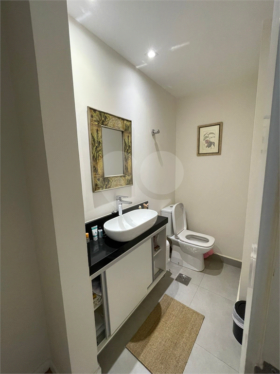 Apartamento duplex, 280 m2,  5 dormitórios , 2 suites, 4 vagas de garagem com depósito, em rua privativa em Higienópolis !!!