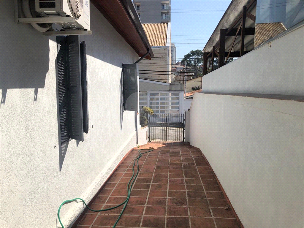 CASA TERREA PARA LOCAÇÃO COM EDICULA