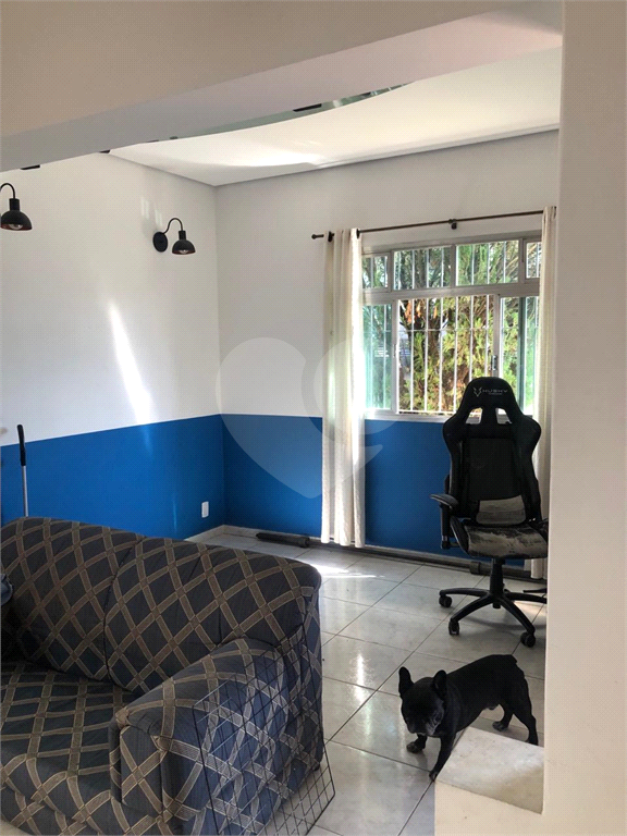 CASA TERREA PARA LOCAÇÃO COM EDICULA