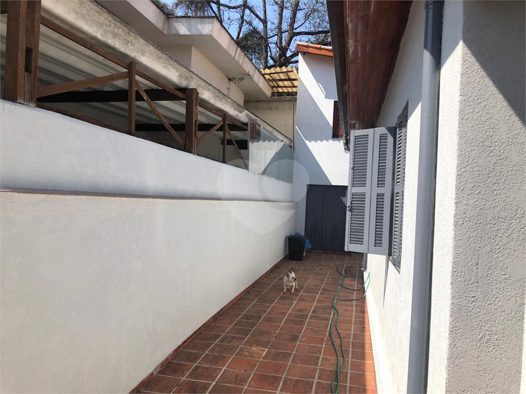 CASA TERREA PARA LOCAÇÃO COM EDICULA