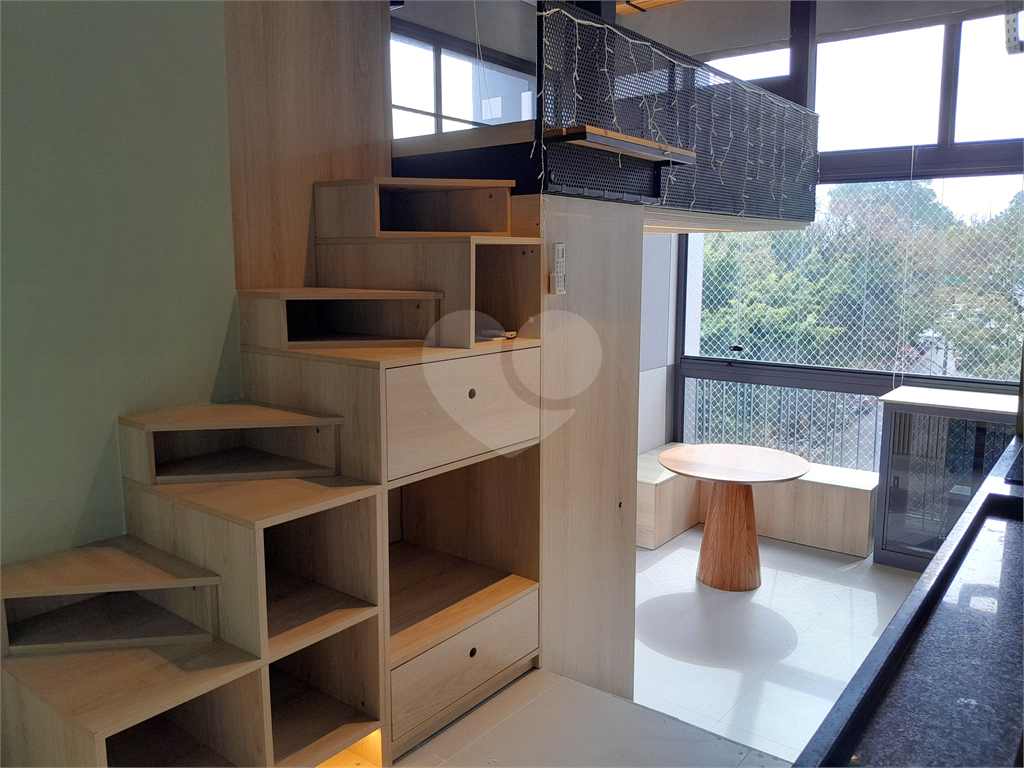 Apartamento studio com 29m² para alugar em Pinheiros