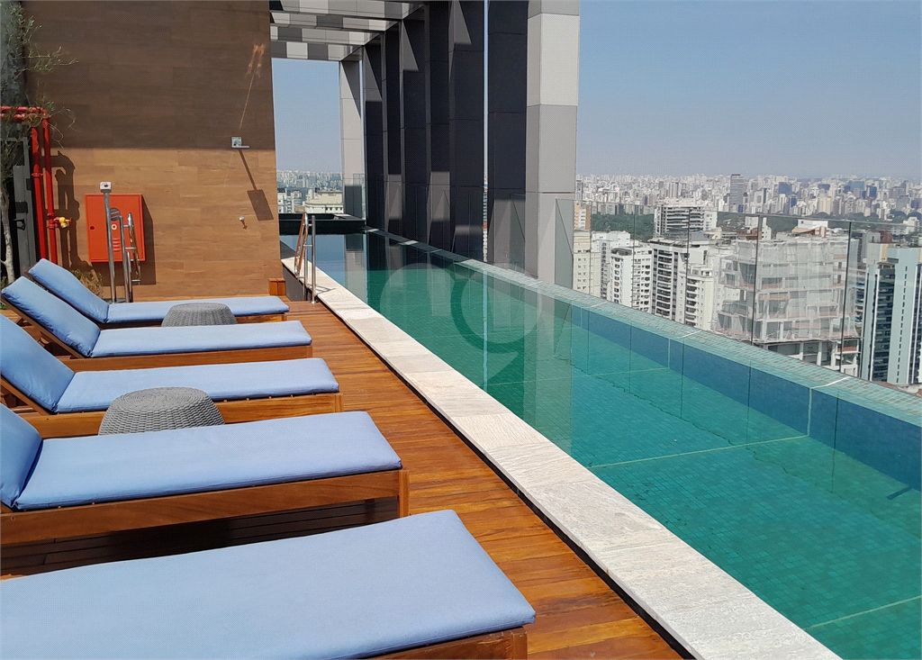 Apartamento studio com 29m² para alugar em Pinheiros