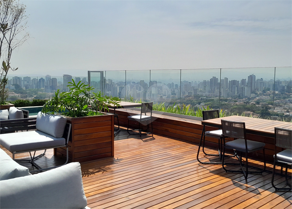 Apartamento studio com 29m² para alugar em Pinheiros