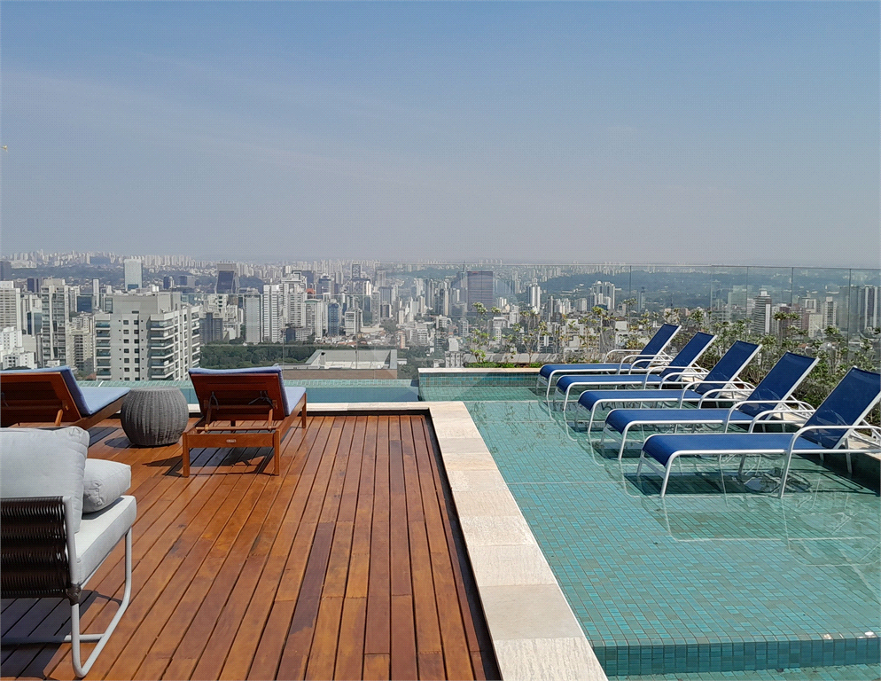 Apartamento studio com 29m² para alugar em Pinheiros