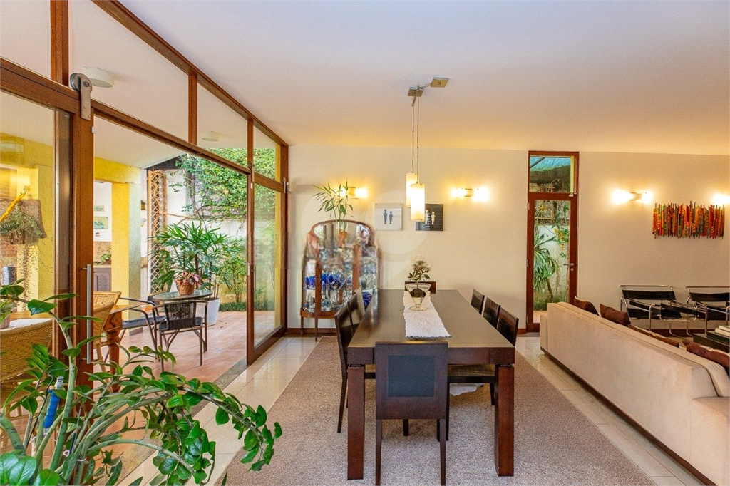 Casa Sobrado em Alto de Pinheiros
