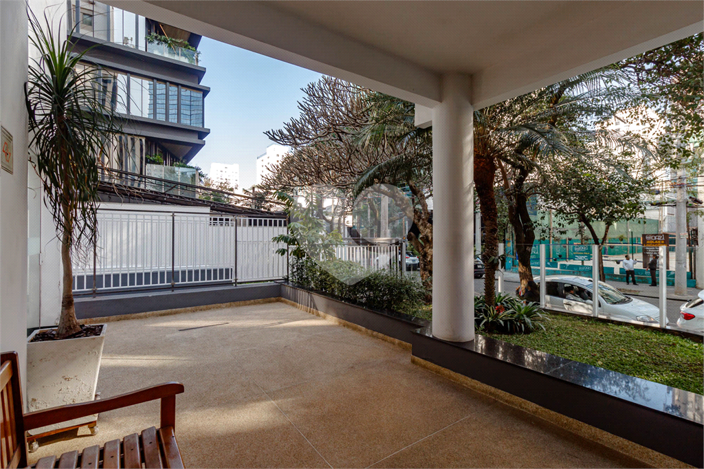 APARTAMENTO em ITAIM BIBI