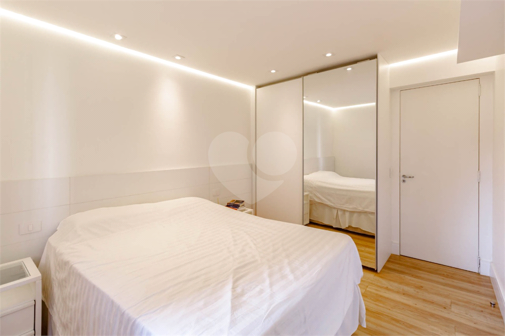 APARTAMENTO em ITAIM BIBI