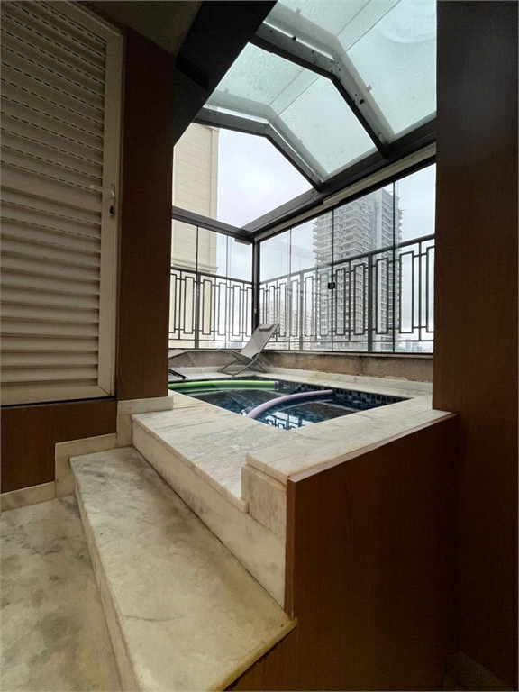 COBERTURA em SÍTIO TAMBORÉ ALPHAVILLE