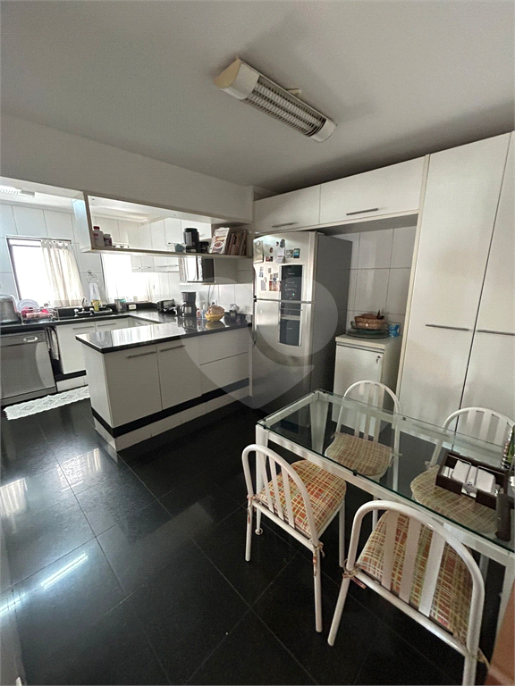 Apartamento de Alto Padrão em Perdizes com 3 Suítes