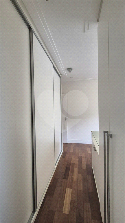 Apartamento a venda na Rua Dr. Tomas Carvalhal no bairro do Paraiso - 4 quartos sendo 3 suítes - andar alto - lazer