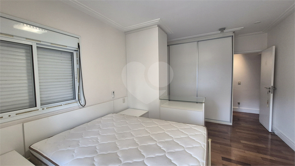 Apartamento a venda na Rua Dr. Tomas Carvalhal no bairro do Paraiso - 4 quartos sendo 3 suítes - andar alto - lazer